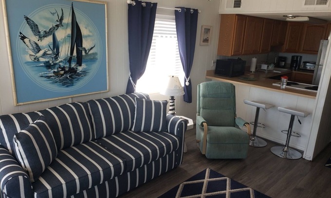 Ocean City Condo | El Capitan Ocean Front - 2 BR/2BA 4th Street ON the Boardwalk! Linens Included!