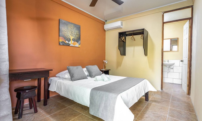 Canas Dulces Bed & Breakfast | El Cocobolo Food&Rest Room 2 B&B Wifi A/C Pkg