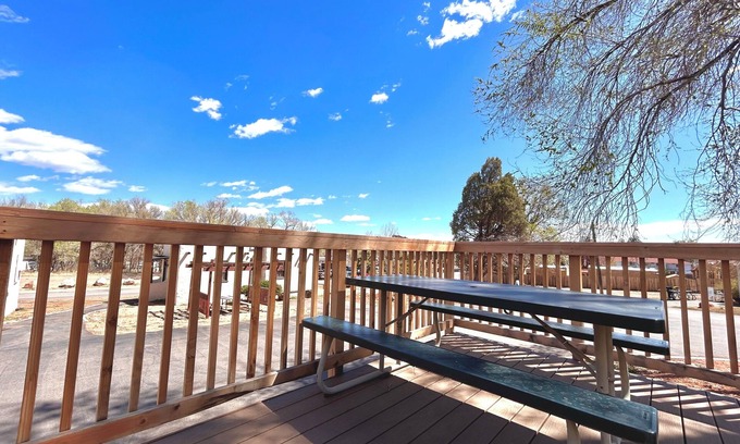 Manitou Springs Cabin | El Colorado Lodge