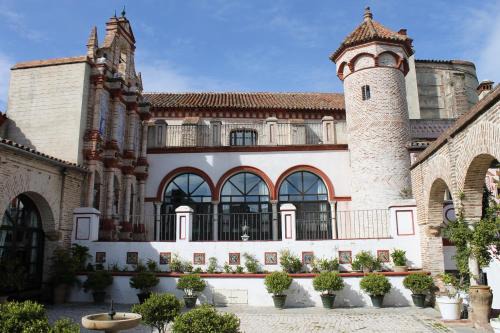 Cazalla De La Sierra House | El Palacio de San Benito