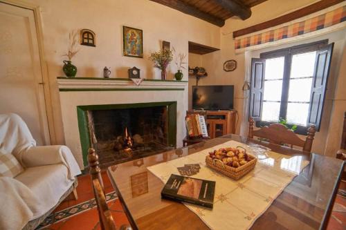 Fuenteheridos House | El Tragaluz I