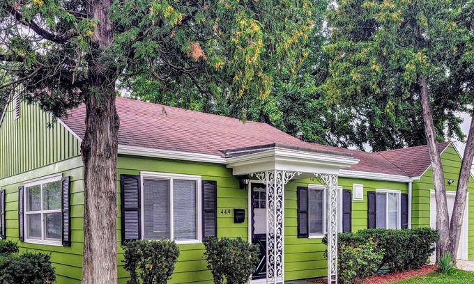 Saint Marys  Allen County House | El Verde Escape