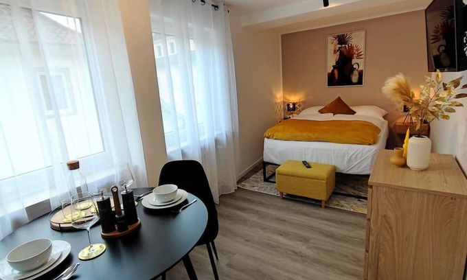 Bad Kissingen Apartment | ELApart by Homely Stay - Studio A