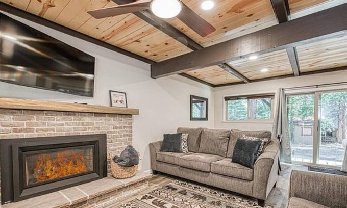 Shaver Lake Cabin | Elderberry Cabin - Location Goals + Tub Time