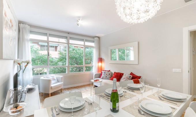 La Sagrada Familia Apartment | ELEGANCE : Apartment with 4 bedrooms and 2 bathrooms, fully equipped.