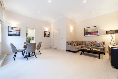 City of Westminster Apartment | Elegant 1BR flat in Prime Mayfair I Smarthost