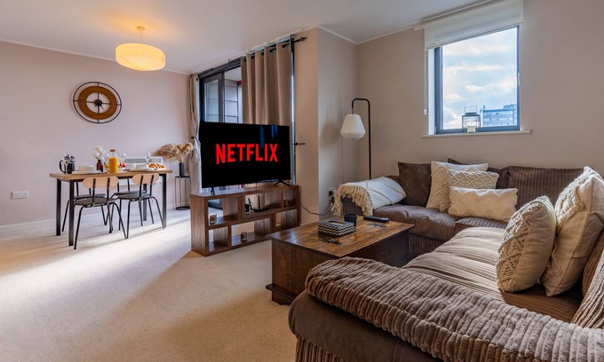 Highbury West Apartment | Elegant 2-Bed Suite next to Emirates Stadium