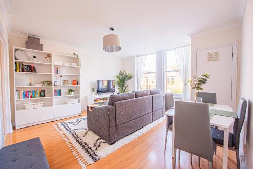 South Hampstead Apartment | Elegant 2-Bedroom Flat in London