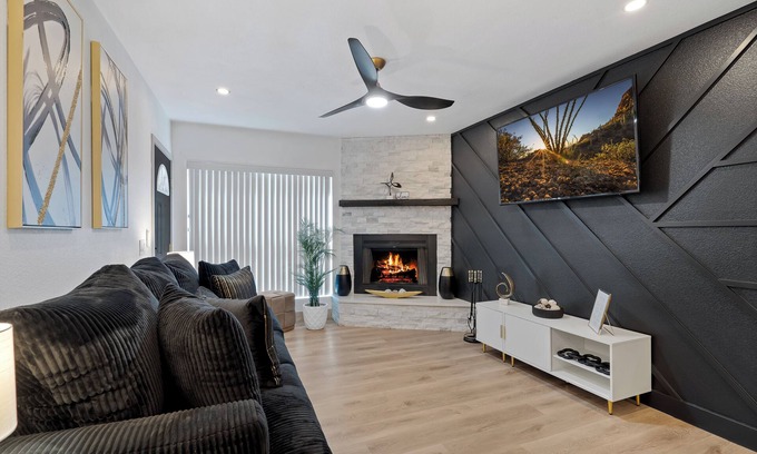 Tucson House | Elegant 2-bedroom townhome in Central Tucson with WiFi, AC