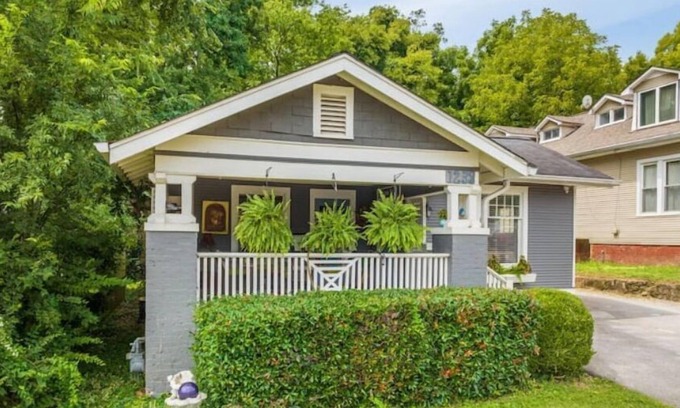North Chattanooga House | Elegant 2BR NorthChatt Bungalow