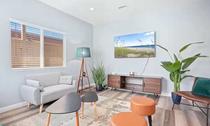 Westminster House | Elegant 3BR/2BA Remodeled Oasis Near Disneyland