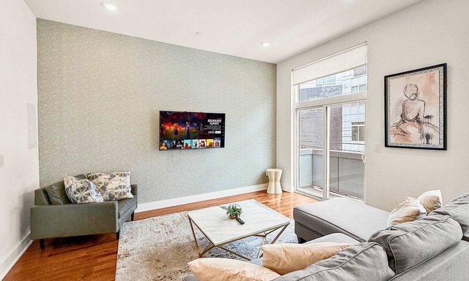 Northern Liberties Apartment | Elegant 3BR Getaway - Walkable Northern Liberties
