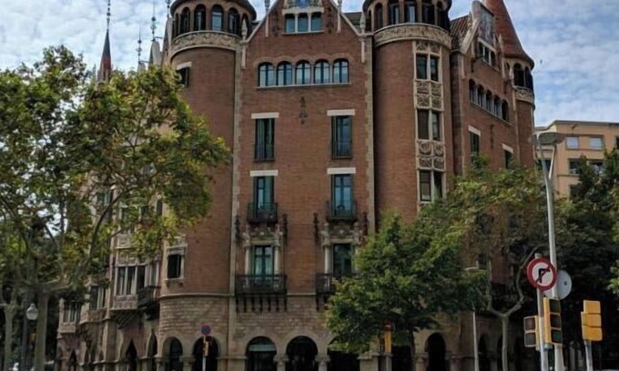 Dreta de l'Eixample Apartment | Elegant 4-Bedroom Residence in the Heart of Barcelona