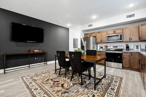 Saint Claude Apartment | Elegant 5-Bedroom NOLA Getaway
