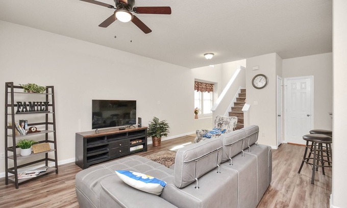 Conroe House | Elegant and Cozy 3 Bed Room Conroe home