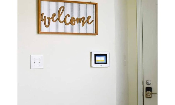San Antonio House | Elegant and cozy 3 bedroom/2 full bath new home