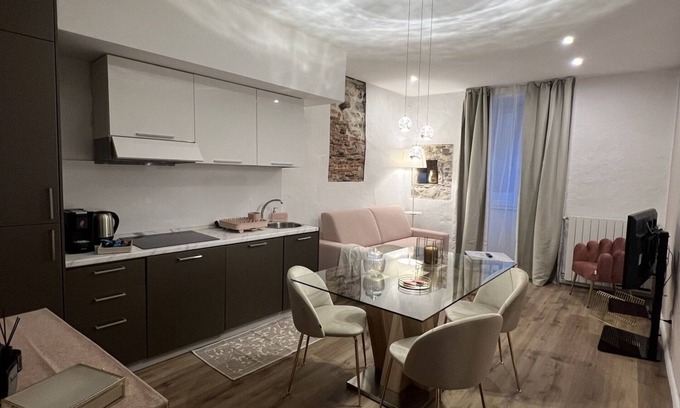Orta San Giulio Apartment | Elegant apartment in the historic center of Orta San Giulio