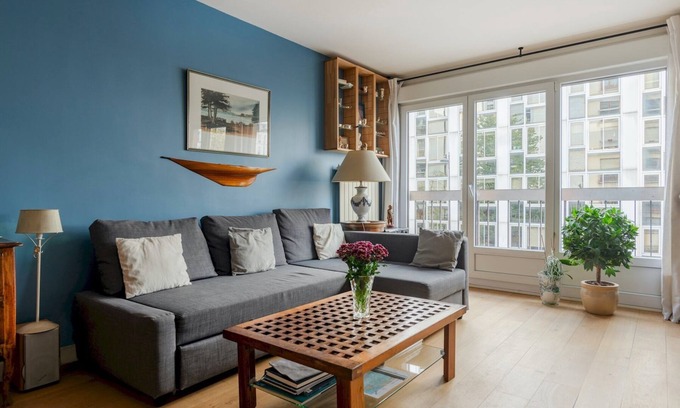 Necker Apartment | Elegant Apartment - 1 Queen Bed and 1 Sofa Bed, Ideal for Families