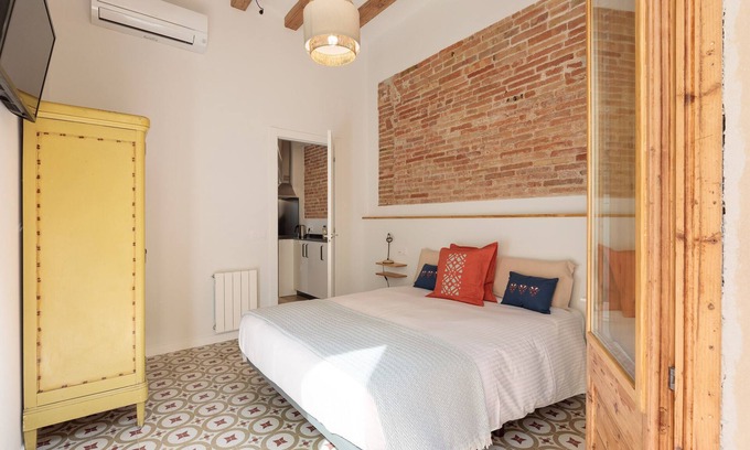 El Poble-sec Apartment | Elegant Apartment in Poble Sec