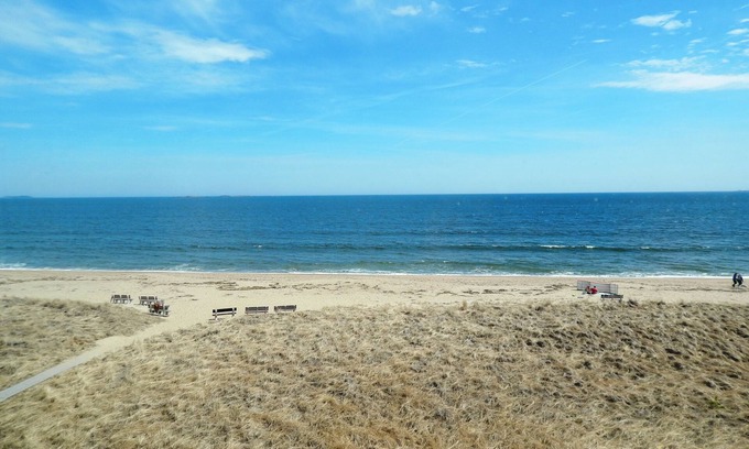 Ocean Park Condo | Elegant Beachfront Condo With Pool