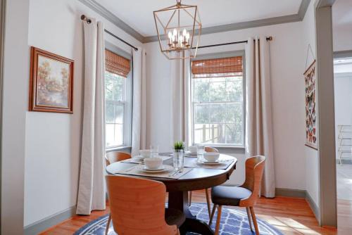 Earlewood House | Elegant Charleston Style Home