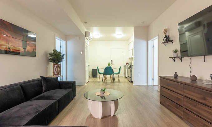 Downtown Apartment | Elegant & Charming 2BR/2BA Apartment