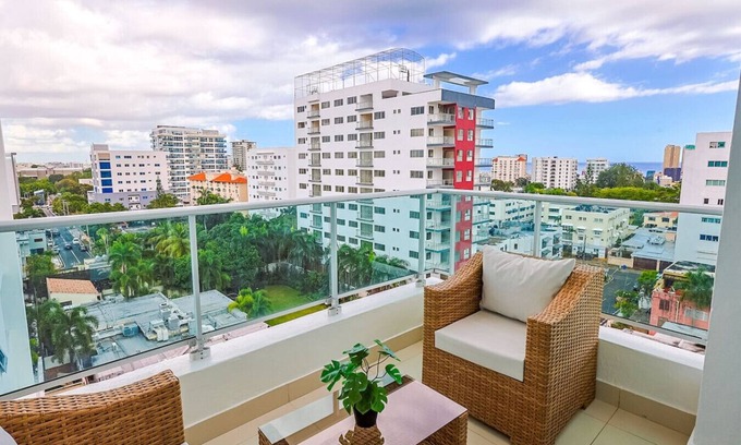 Downtown Santo Domingo Apartment | Elegant City Center 2BD Apt, King Bed, Full AC, Fast Wi-Fi, Pool, Near all