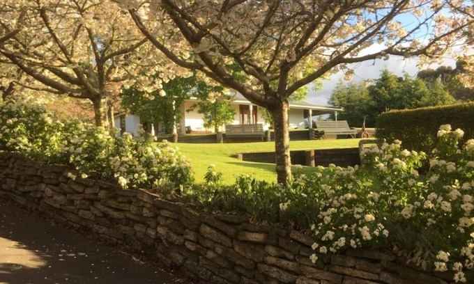 Havelock North Cottage | Elegant country home in a tranquil setting