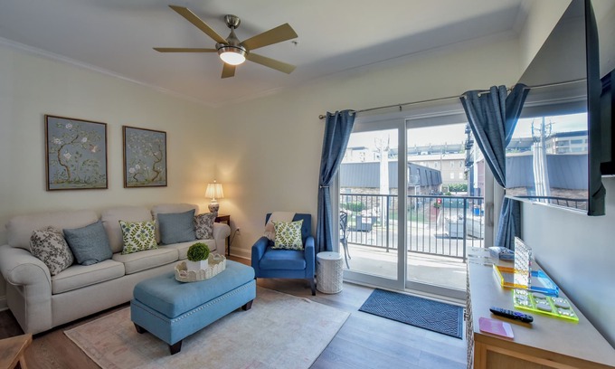 Tuscaloosa Condo | Elegant Elephant-New Listing! Book for Football season! Walk to Stadium!