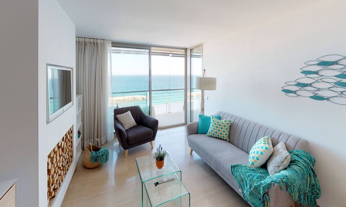 Sant Antoni de Calonge Apartment | Elegant apartment with direct access to the beach