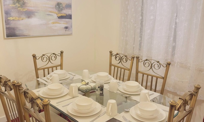 North Shields House | Elegant Escape in North Shields - Spacious 3 Bedroom House