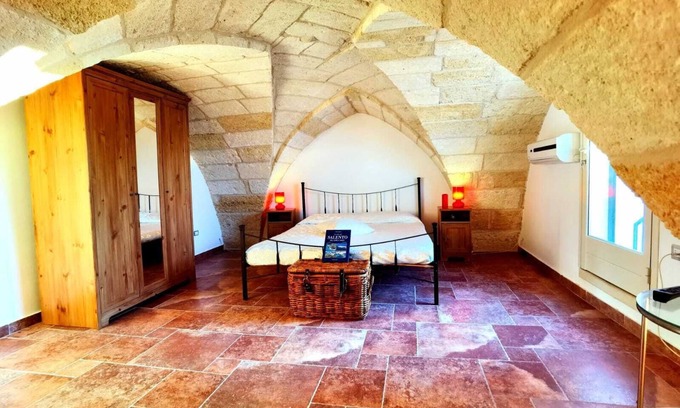 Castrignano del Capo House | ELEGANT HOUSE WITH STONE VAULTS