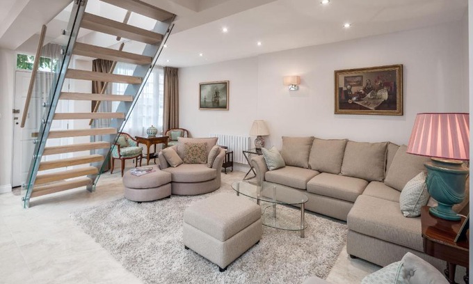 Pembridge Apartment | Elegant house with rooftop terrace