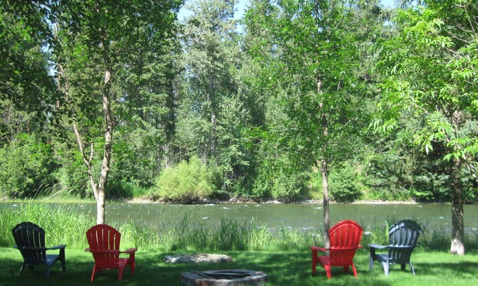 Bigfork House | Elegant Montana Home 3 BR w/Sauna & Hot Tub - Premier Fishing Spot + Privacy
