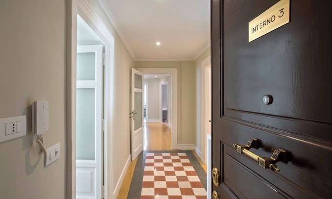 Rione V Ponte Apartment | Elegant, New, Spacious 3Bedroom Home Between Vatican, Piazza Navona & Trastevere