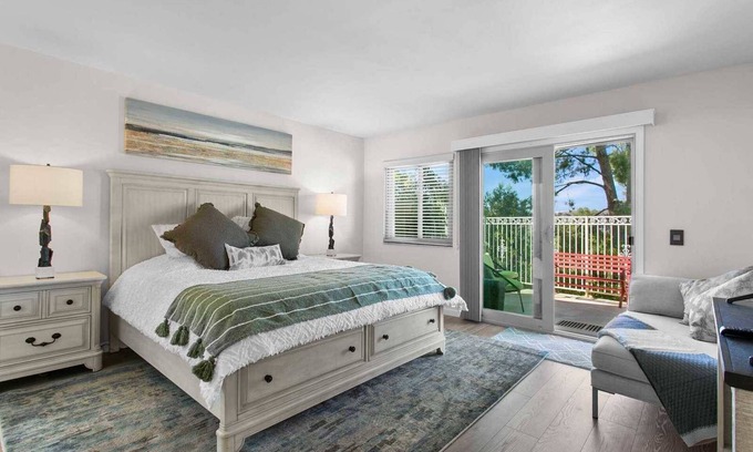 Valle Lindo House | Elegant Oasis on Malaga Cir