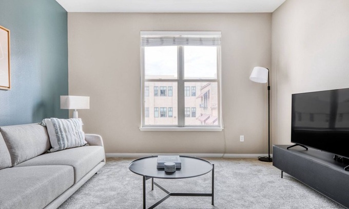 Pasadena Apartment | Elegant Pasadena 1BR w/Gym & Pool, nr Colorado Ave, by Blueground