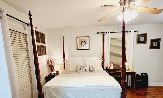 Dallas Other | Elegant Private Bedroom w/ Bath in a Cozy Farmhouse