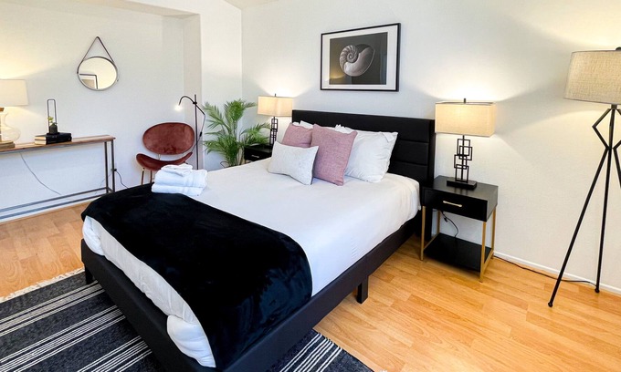 Fontana House | Elegant Secluded and Safe Clean Home