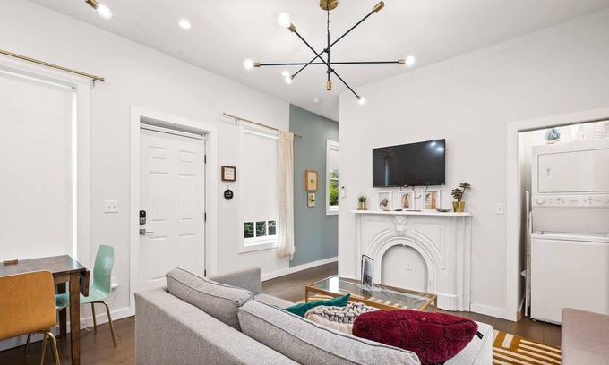 Licking Riverside Apartment | Elegant Simplicity, Close to Downtown Cincy