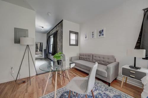 Lower East Side Apartment | Elegant Studio McKinley Beach - Brady St Lowr East