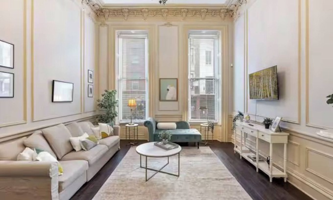Center City West Apartment | Elegant Victorian Centre City 1 BR Apartment - Rittenhouse Square