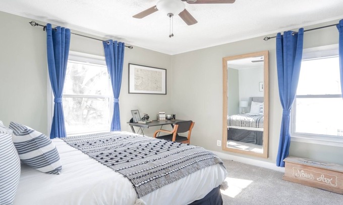 Dry Ridge House | Elegant Williamstown Home 5 minutes to Ark