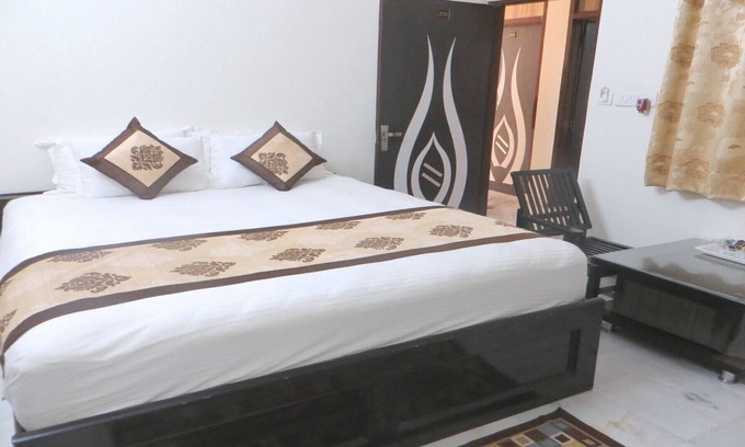 Durgapura House | Elegantly furnished private room