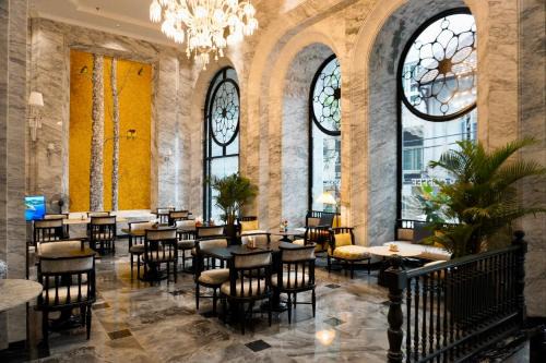 Van Mieu Hotel | Eli Suites