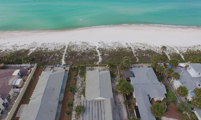 Bahama Beach House | Elizabeth's Memories - Beach Front