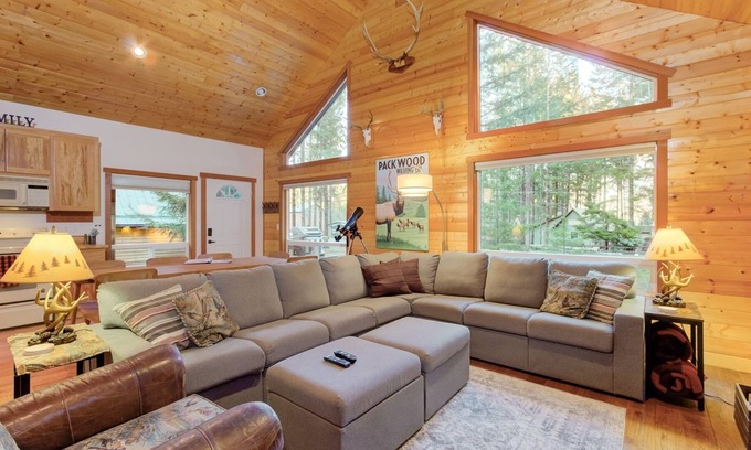 Packwood Cabin | Elk House ~ Picturesque | 2 Bed, 2 Bath