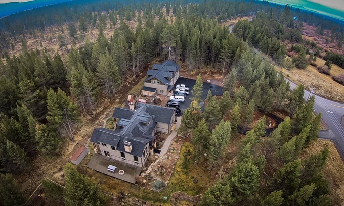 La Pine Ski Chalet | Elk View Lodge - Luxury Family Retreat in Oregon