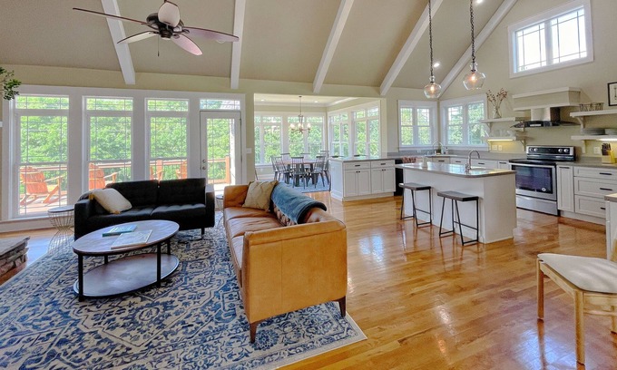 Midway House | Elkhorn Creek Retreat