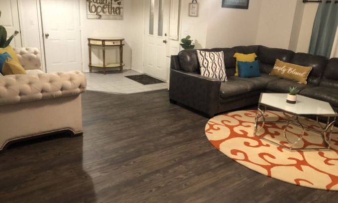 Elkins House | Elkins Charm Getaway 11miles to UArk Fayetteville